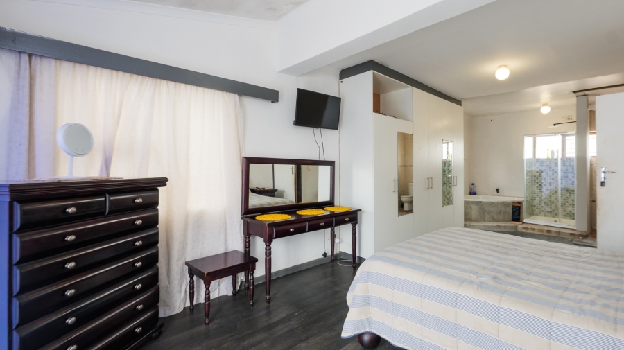 5 Bedroom Property for Sale in Napier Western Cape